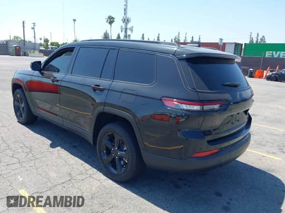 2025 Jeep Grand Cherokee Limited with VIN 1C4RJKBG1S8646906, listed as a IAAI auction lot 42466166 with 2,151 mi miles and . Bid and sale history available at DreamBid. Image 3.