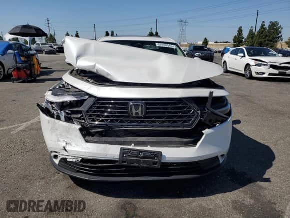 2024 Honda Accord EX z VIN 1HGCY1F33RA025710, wystawiony jako Copart lot #69988545 z przebiegiem 37 849 mil mil oraz Szkoda całkowita • Salvage title. Historia ofert i sprzedaży dostępna na DreamBid. Obrazek 5.