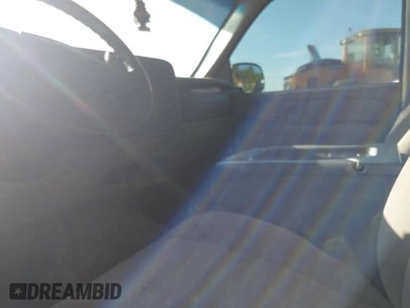 2005 Chevrolet Tahoe LS с VIN 1GNEC13V35R150611, выставлен на аукционе IAAI как лот 42785694 с пробегом Не указан миль и . История ставок и продаж доступна на DreamBid. Изображение 5.