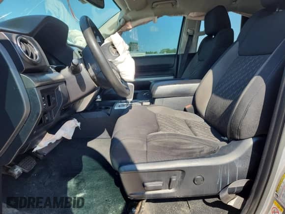 2019 Toyota Tundra SR с VIN 5TFRM5F12KX143986, выставлен на аукционе Copart как лот 69851445 с пробегом 142 082 миль миль и Списание • Salvage title. История ставок и продаж доступна на DreamBid. Изображение 7.