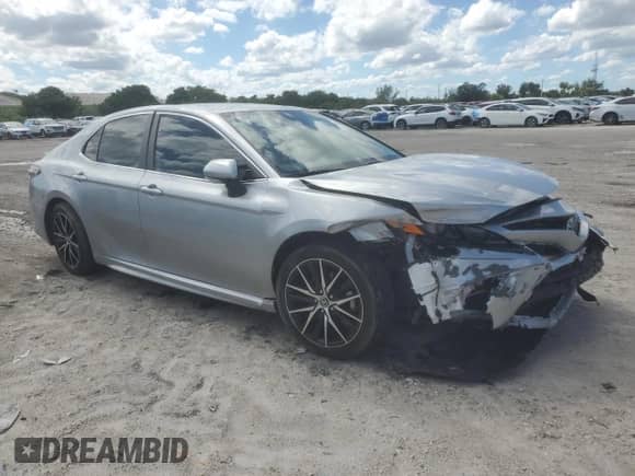 2022 Toyota Camry SE z VIN 4T1T11AK9NU638100, wystawiony jako Copart lot #86162685 z przebiegiem 73 268 mil mil oraz Szkoda całkowita • Salvage title. Historia ofert i sprzedaży dostępna na DreamBid. Obrazek 4.