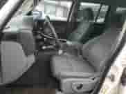 2007 Jeep Commander Sport z VIN 1J8HG48K57C662511, wystawiony jako Copart lot #66227155 z przebiegiem 170 649 mil mil oraz Szkoda całkowita • Salvage title. Historia ofert i sprzedaży dostępna na DreamBid. Obrazek 7.