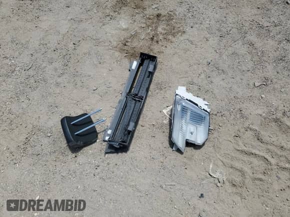 2017 Ford Explorer Limited z VIN 1FM5K8F84HGB77774, wystawiony jako Copart lot #66374655 z przebiegiem 112 027 mil mil oraz Szkoda całkowita • Salvage title. Historia ofert i sprzedaży dostępna na DreamBid. Obrazek 13.