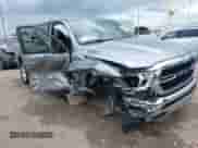 2020 Ram 1500 Big Horn z VIN 1C6RREFT6LN405841, wystawiony jako IAAI lot #42591404 z przebiegiem 73 605 mil mil oraz . Historia ofert i sprzedaży dostępna na DreamBid. Obrazek 1.