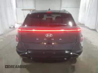 2024 Hyundai Kona SEL с VIN KM8HB3AB3RU136462, выставлен на аукционе Copart как лот 85012514 с пробегом 17 572 миль миль и Чистый • Clean title. История ставок и продаж доступна на DreamBid. Изображение 6.