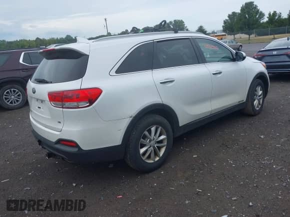 2018 Kia Sorento LX z VIN 5XYPGDA56JG367590, wystawiony jako IAAI lot #42981440 z przebiegiem 140 964 mil mil oraz . Historia ofert i sprzedaży dostępna na DreamBid. Obrazek 4.