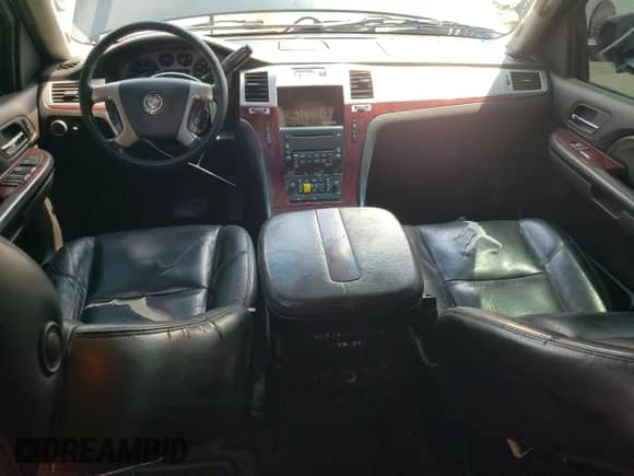 2008 Cadillac Escalade с VIN 1GYEC63848R168386, выставлен на аукционе Copart как лот 67755894 с пробегом 223 603 миль миль и Списание • Salvage title. История ставок и продаж доступна на DreamBid. Изображение 8.