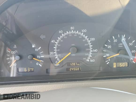 2000 Mercedes-Benz C 230/260/280/320 z VIN WDBHA29GXYA856258, wystawiony jako Copart lot #80350404 z przebiegiem 245 687 mil mil oraz Szkoda całkowita • Salvage title. Historia ofert i sprzedaży dostępna na DreamBid. Obrazek 9.