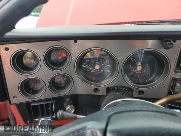 1986 Chevrolet Silverado 1500 с VIN 1GCDC14H1GF410960, выставлен на аукционе Copart как лот 68271265 с пробегом 5 940 миль миль и На запчасти • Non repairable. История ставок и продаж доступна на DreamBid. Изображение 9.