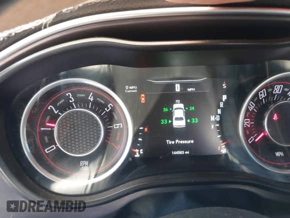 2016 Dodge Challenger SXT z VIN 2C3CDZAG2GH225760, wystawiony jako IAAI lot #43267245 z przebiegiem 144 583 mil mil oraz . Historia ofert i sprzedaży dostępna na DreamBid. Obrazek 7.