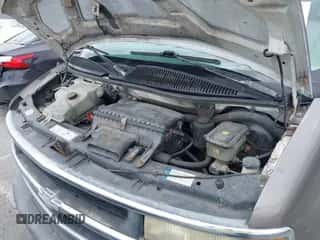 1999 Chevrolet Express с VIN 1GBFG15R2X1050717, выставлен на аукционе IAAI как лот 42119057 с пробегом 155 478 миль миль и . История ставок и продаж доступна на DreamBid. Изображение 6.