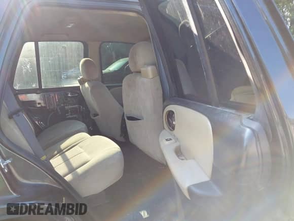 2005 Chevrolet TrailBlazer LS with VIN 1GNDS13S452134494, listed as a IAAI auction lot 42911721 with 253,992 mi miles and . Bid and sale history available at DreamBid. Image 8.