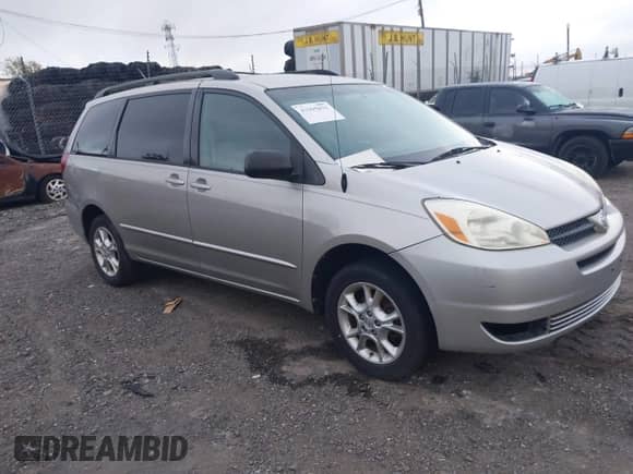 2005 Toyota Sienna LE with VIN 5TDBA23C25S031133, listed as a IAAI auction lot 43395031 with Not provided miles and . Bid and sale history available at DreamBid. Image 1.