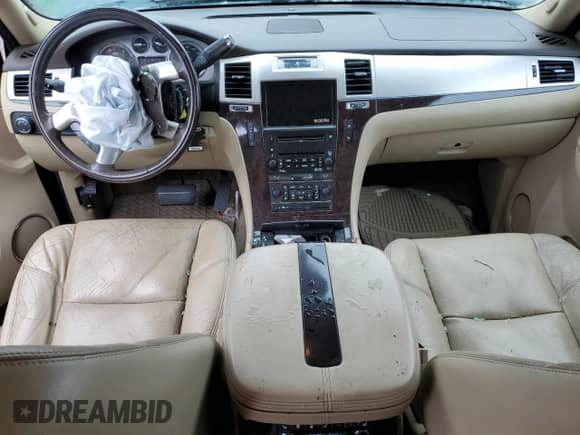 2010 Cadillac Escalade Luxury with VIN 1GYUKBEF7AR149985, listed as a Copart auction lot 56003315 with 197,029 mi miles and Salvage title. Bid and sale history available at DreamBid. Image 8.