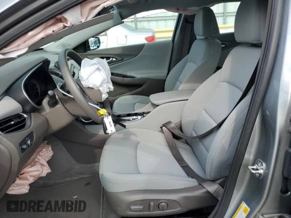 2025 Chevrolet Malibu LS z VIN 1G1ZC5ST1SF125178, wystawiony jako Copart lot #68539855 z przebiegiem 9 207 mil mil oraz Szkoda całkowita • Salvage title. Historia ofert i sprzedaży dostępna na DreamBid. Obrazek 7.