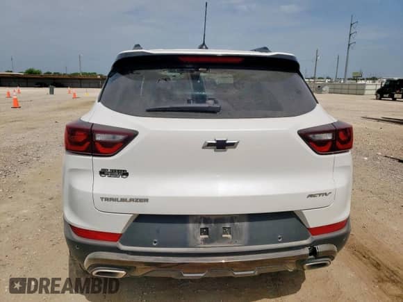 2024 Chevrolet TrailBlazer ACTIV z VIN KL79MVSL3RB077119, wystawiony jako Copart lot #62995385 z przebiegiem 26 827 mil mil oraz Szkoda całkowita • Salvage title. Historia ofert i sprzedaży dostępna na DreamBid. Obrazek 6.