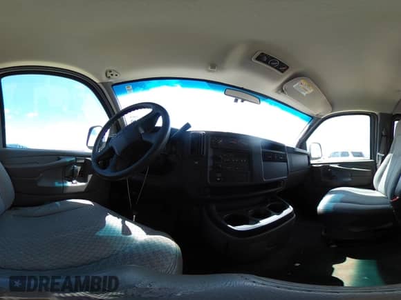 2004 Chevrolet Express с VIN 1GAGG25U941243834, выставлен на аукционе IAAI как лот 43240890 с пробегом 130 420 миль миль и . История ставок и продаж доступна на DreamBid. Изображение 18.