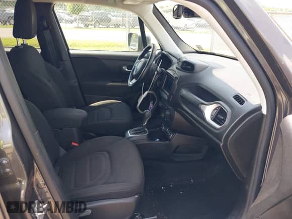2018 Jeep Renegade Latitude с VIN ZACCJBBB6JPH95586, выставлен на аукционе IAAI как лот 42804469 с пробегом 108 863 миль миль и . История ставок и продаж доступна на DreamBid. Изображение 5.