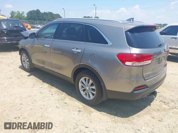 2017 Kia Sorento LX z VIN 5XYPG4A3XHG271647, wystawiony jako IAAI lot #42579529 z przebiegiem Nie podano mil oraz . Historia ofert i sprzedaży dostępna na DreamBid. Obrazek 3.
