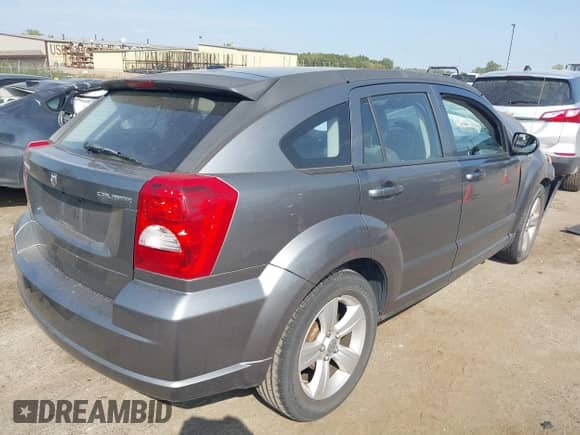 2011 Dodge Caliber Mainstreet z VIN 1B3CB3HA4BD268794, wystawiony jako IAAI lot #43266104 z przebiegiem 159 868 mil mil oraz . Historia ofert i sprzedaży dostępna na DreamBid. Obrazek 4.