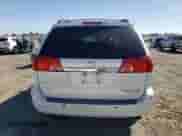 2005 Toyota Sienna XLE z VIN 5TDBA22C45S054060, wystawiony jako Copart lot #85373105 z przebiegiem 206 022 mil mil oraz Szkoda całkowita • Salvage title. Historia ofert i sprzedaży dostępna na DreamBid. Obrazek 6.