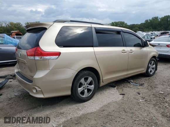 2012 Toyota Sienna LE with VIN 5TDKK3DC1CS240913, listed as a Copart auction lot 84642975 with Not provided miles and Salvage title. Bid and sale history available at DreamBid. Image 3.