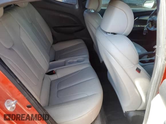 2019 Hyundai Veloster Turbo R-Spec z VIN KMHTH6AB3KU019366, wystawiony jako Copart lot #57857645 z przebiegiem 118 591 mil mil oraz Czysty tytuł • Clean title. Historia ofert i sprzedaży dostępna na DreamBid. Obrazek 10.