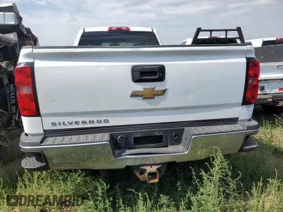 2016 Chevrolet Silverado 2500HD Work Truck z VIN 1GC2KUE85GZ175858, wystawiony jako Copart lot #64756145 z przebiegiem 135 621 mil mil oraz Szkoda całkowita • Salvage title. Historia ofert i sprzedaży dostępna na DreamBid. Obrazek 6.