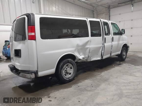 2023 Chevrolet Express Passenger LS с VIN 1GAZGNFP8P1119268, выставлен на аукционе IAAI как лот 42041945 с пробегом 23 123 миль миль и . История ставок и продаж доступна на DreamBid. Изображение 4.