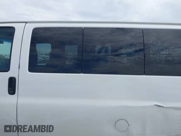 2014 Chevrolet Express Passenger LT с VIN 1GAZG1FG7E1193660, выставлен на аукционе IAAI как лот 42656265 с пробегом 219 256 миль миль и . История ставок и продаж доступна на DreamBid. Изображение 14.