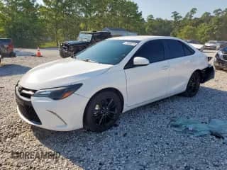 2016 Toyota Camry XLE with VIN 4T1BF1FKXGU239219, listed as a Copart auction lot 71683015 with 104,413 mi miles and Clean title. Bid and sale history available at DreamBid. Image 1.