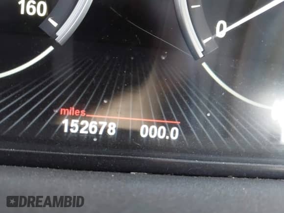 2013 BMW 5 Series 535i xDrive с VIN WBAFU7C52DDU70430, выставлен на аукционе IAAI как лот 41415393 с пробегом 152 678 миль миль и . История ставок и продаж доступна на DreamBid. Изображение 15.