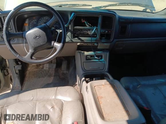 2002 Chevrolet Suburban Z71 z VIN 3GNFK16Z52G238089, wystawiony jako Copart lot #57183975 z przebiegiem Nie podano mil oraz Szkoda całkowita • Salvage title. Historia ofert i sprzedaży dostępna na DreamBid. Obrazek 8.