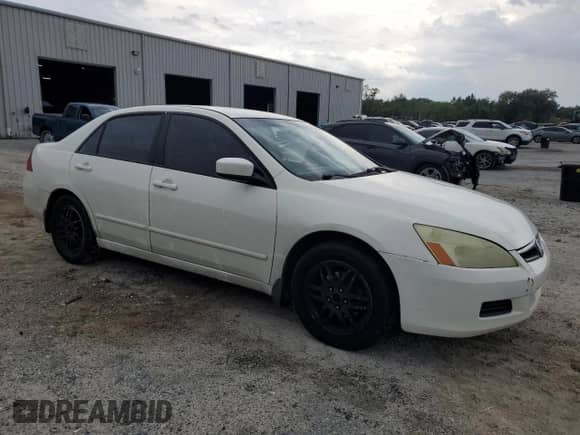 2006 Honda Accord VP с VIN 1HGCM56126A054712, выставлен на аукционе Copart как лот 65925885 с пробегом 286 401 миль миль и Списание • Salvage title. История ставок и продаж доступна на DreamBid. Изображение 4.