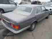 1982 Mercedes-Benz 300 SD z VIN WDBCB20A2CB021029, wystawiony jako IAAI lot #42752691 z przebiegiem 183 390 mil mil oraz . Historia ofert i sprzedaży dostępna na DreamBid. Obrazek 4.