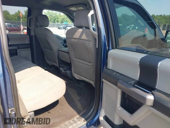 2018 Ford F-150 XL z VIN 1FTEW1CG9JKE46320, wystawiony jako IAAI lot #42606667 z przebiegiem 85 141 mil mil oraz . Historia ofert i sprzedaży dostępna na DreamBid. Obrazek 8.