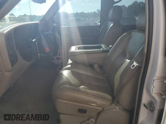 2005 GMC Sierra 1500 SLT z VIN 2GTEK13T651173593, wystawiony jako Copart lot #66462805 z przebiegiem 185 048 mil mil oraz Szkoda całkowita • Salvage title. Historia ofert i sprzedaży dostępna na DreamBid. Obrazek 7.
