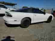 2001 Chevrolet Camaro z VIN 2G1FP22K912103815, wystawiony jako Copart lot #63044275 z przebiegiem 188 572 mil mil oraz Czysty tytuł • Clean title. Historia ofert i sprzedaży dostępna na DreamBid. Obrazek 3.