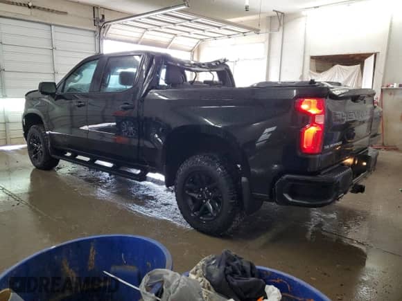 2022 Chevrolet Silverado 1500 LT Trail Boss с VIN 3GCUDFEL9NG599365, выставлен на аукционе Copart как лот 82362114 с пробегом 13 288 миль миль и Списание • Salvage title. История ставок и продаж доступна на DreamBid. Изображение 2.