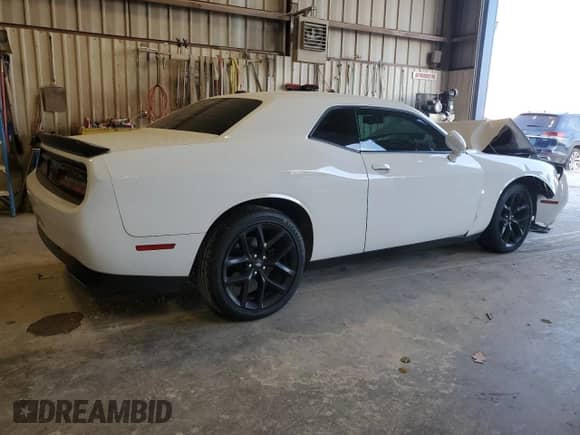 2020 Dodge Challenger SXT with VIN 2C3CDZAG2LH174416, listed as a Copart auction lot 82534045 with 36,373 mi miles and Salvage title. Bid and sale history available at DreamBid. Image 3.