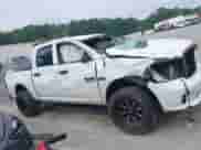 2015 Ram 1500 Express z VIN 1C6RR7KT7FS690136, wystawiony jako IAAI lot #42618497 z przebiegiem 194 347 mil mil oraz . Historia ofert i sprzedaży dostępna na DreamBid. Obrazek 13.