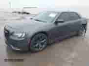 2015 Chrysler 300 S с VIN 2C3CCABG8FH859463, выставлен на аукционе IAAI как лот 42456189 с пробегом 158 051 миль миль и . История ставок и продаж доступна на DreamBid. Изображение 17.