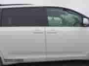 2011 Toyota Sienna LE z VIN 5TDKK3DC4BS145664, wystawiony jako IAAI lot #43001214 z przebiegiem Nie podano mil oraz . Historia ofert i sprzedaży dostępna na DreamBid. Obrazek 13.