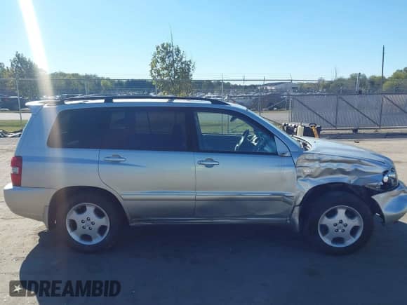 2004 Toyota Highlander с VIN JTEEP21AX40027955, выставлен на аукционе IAAI как лот 43391649 с пробегом 222 862 миль миль и . История ставок и продаж доступна на DreamBid. Изображение 13.