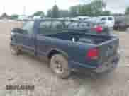 2003 Chevrolet S-10 LS с VIN 1GCCS14H338117395, выставлен на аукционе IAAI как лот 42517209 с пробегом 214 952 миль миль и . История ставок и продаж доступна на DreamBid. Изображение 3.