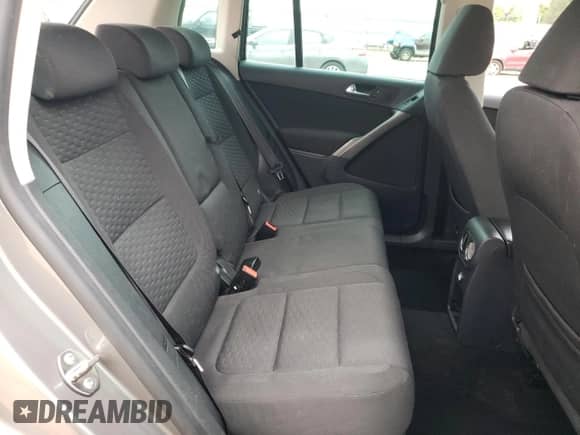 2009 Volkswagen Tiguan S с VIN WVGAV95N89W525702, выставлен на аукционе Copart как лот 69435635 с пробегом 116 720 миль миль и Списание • Salvage title. История ставок и продаж доступна на DreamBid. Изображение 11.