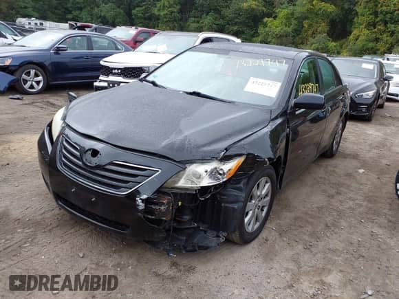 2008 Toyota Camry LE z VIN 4T1BE46K98U232736, wystawiony jako IAAI lot #43229747 z przebiegiem 198 928 mil mil oraz . Historia ofert i sprzedaży dostępna na DreamBid. Obrazek 2.