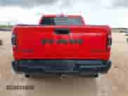 2022 Ram 1500 Rebel z VIN 1C6SRFLTXNN362961, wystawiony jako IAAI lot #42605488 z przebiegiem 121 529 mil mil oraz . Historia ofert i sprzedaży dostępna na DreamBid. Obrazek 16.