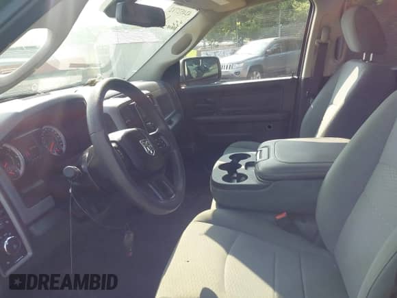 2018 Ram 1500 Express с VIN 1C6RR7FT3JS218244, выставлен на аукционе IAAI как лот 42452712 с пробегом 80 610 миль миль и . История ставок и продаж доступна на DreamBid. Изображение 5.