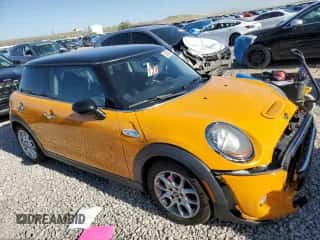 2015 MINI Hardtop S with VIN WMWXP7C51F2A36092, listed as a Copart auction lot 58079205 with 81,470 mi miles and Salvage title. Bid and sale history available at DreamBid. Image 4.